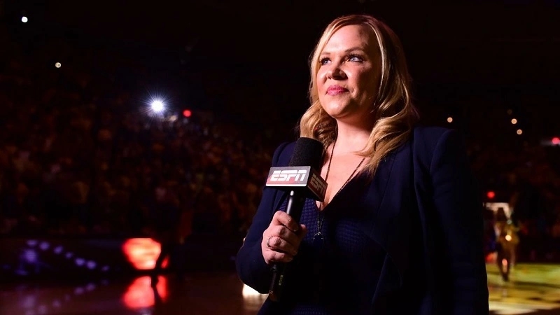 Holly Rowe Salary